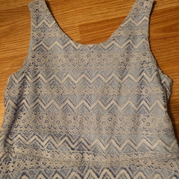 💥💥Lace detailed dress size 7/8 - Picture 2 of 5